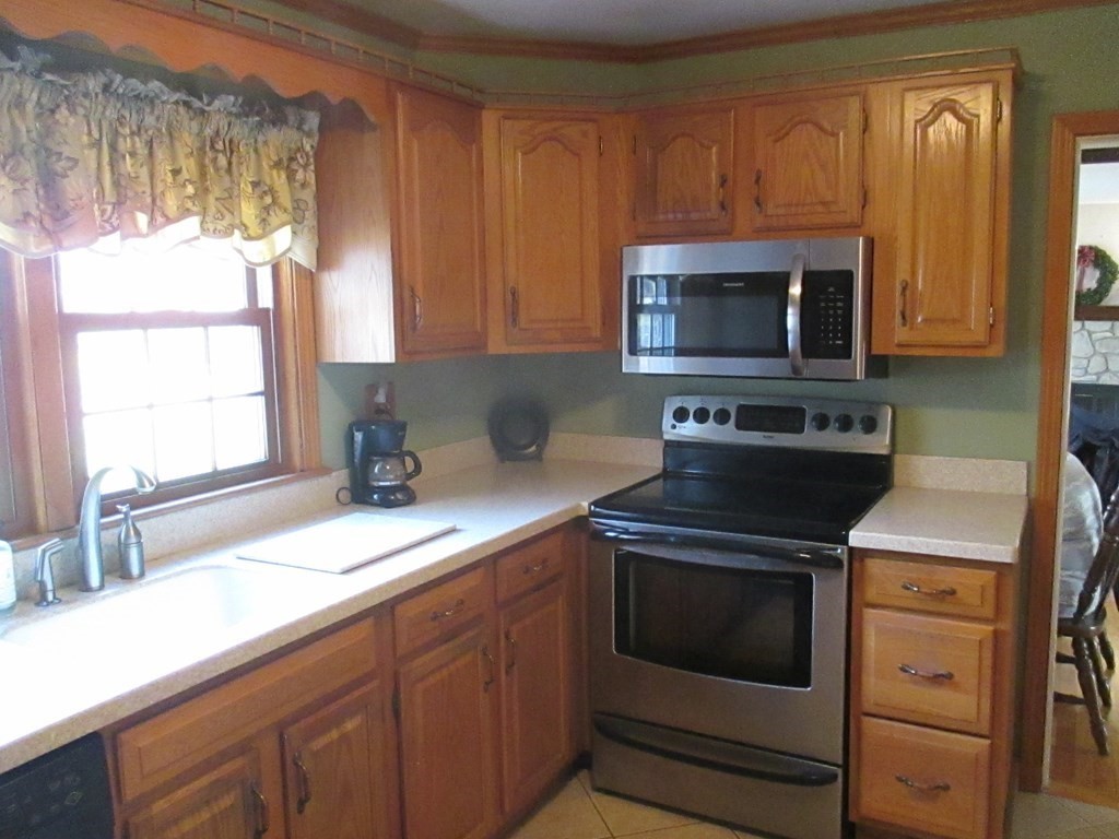 39 Center Street Ashburnham, MA 01430 - Photo 5 of 42 Gallery Image 5