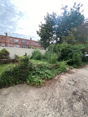 $999,000 | 150-62 Booth Memorial Avenue | Queensboro Hill