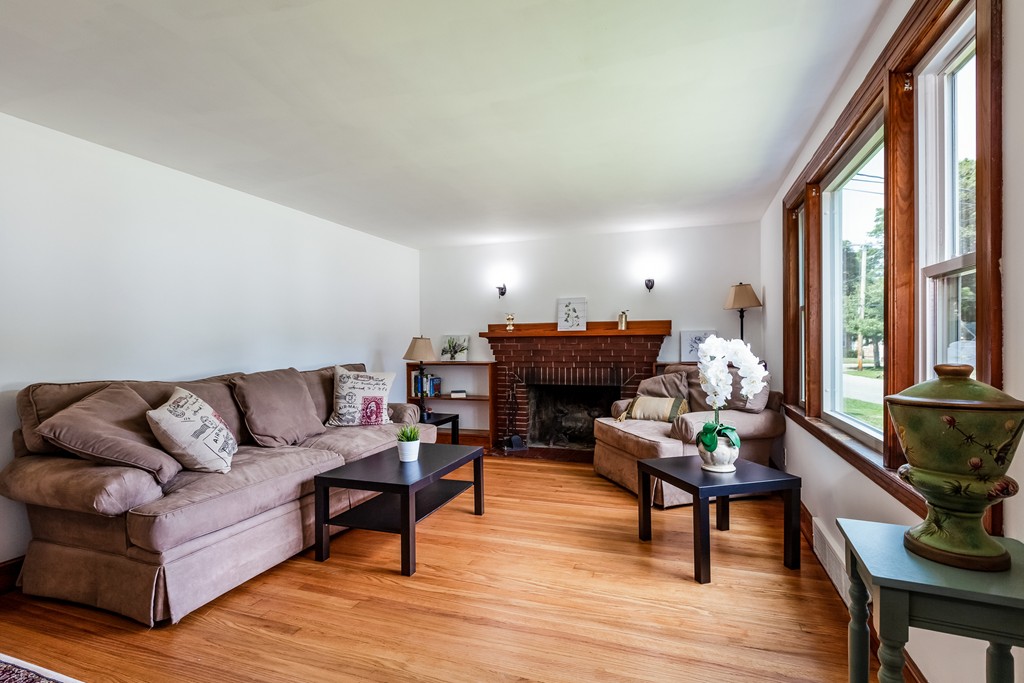 15 Colasanti Road Weymouth, MA 02191 - Photo 4 of 28 Gallery Image 4