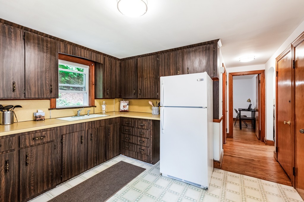 15 Colasanti Road Weymouth, MA 02191 - Photo 8 of 28 Gallery Image 8