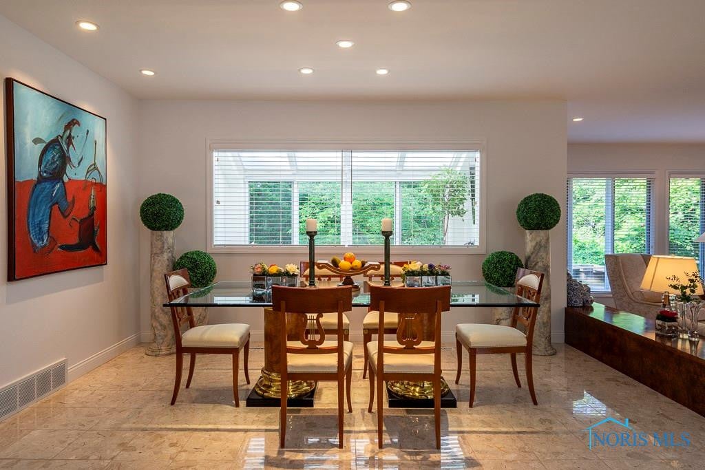 2835 Secretariat Road Toledo, OH 43615 - Photo 11 of 40 Gallery Image 11