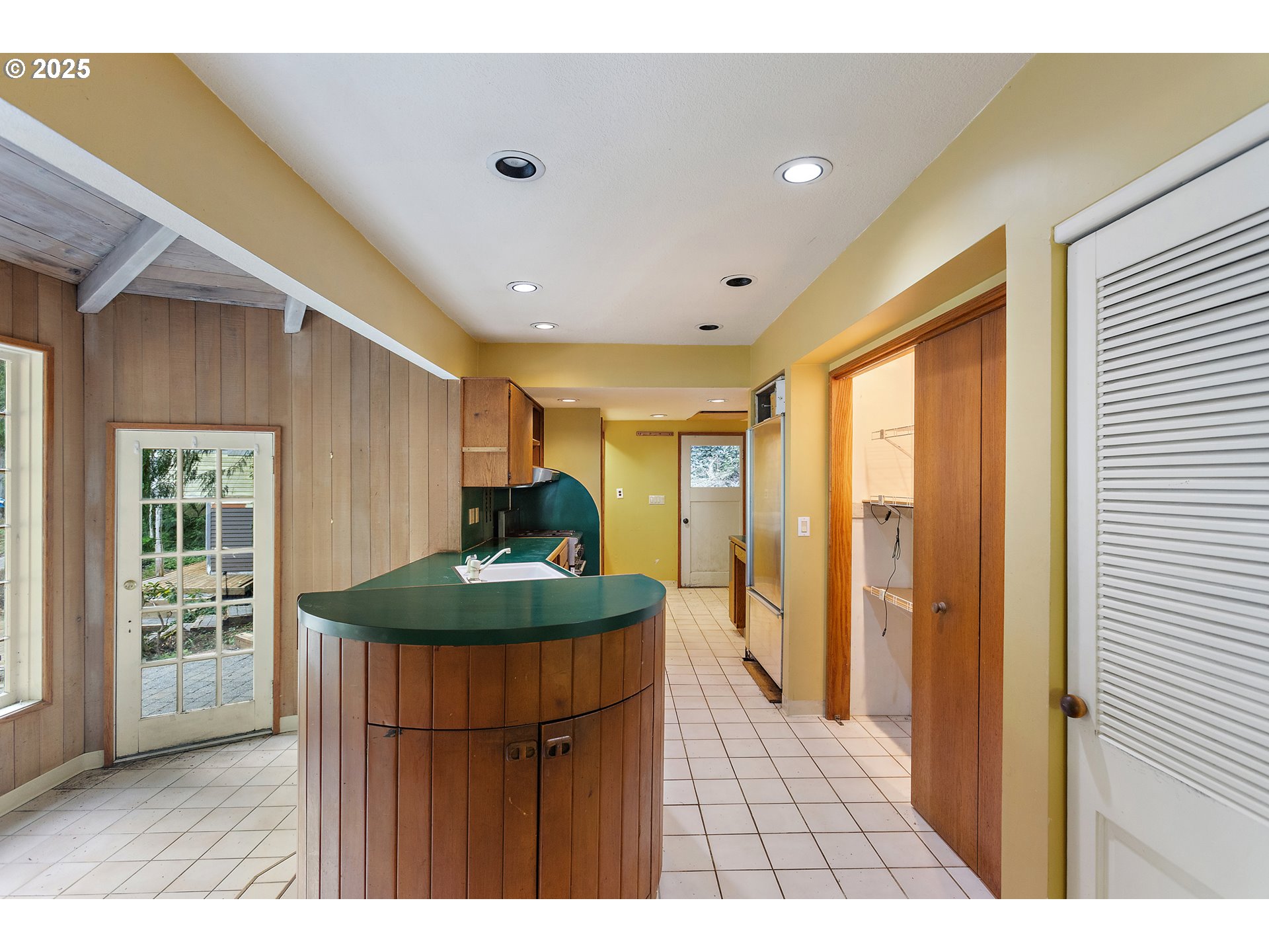 6131 Northwest Thompson Road Portland, OR 97210 - Photo 11 of 48