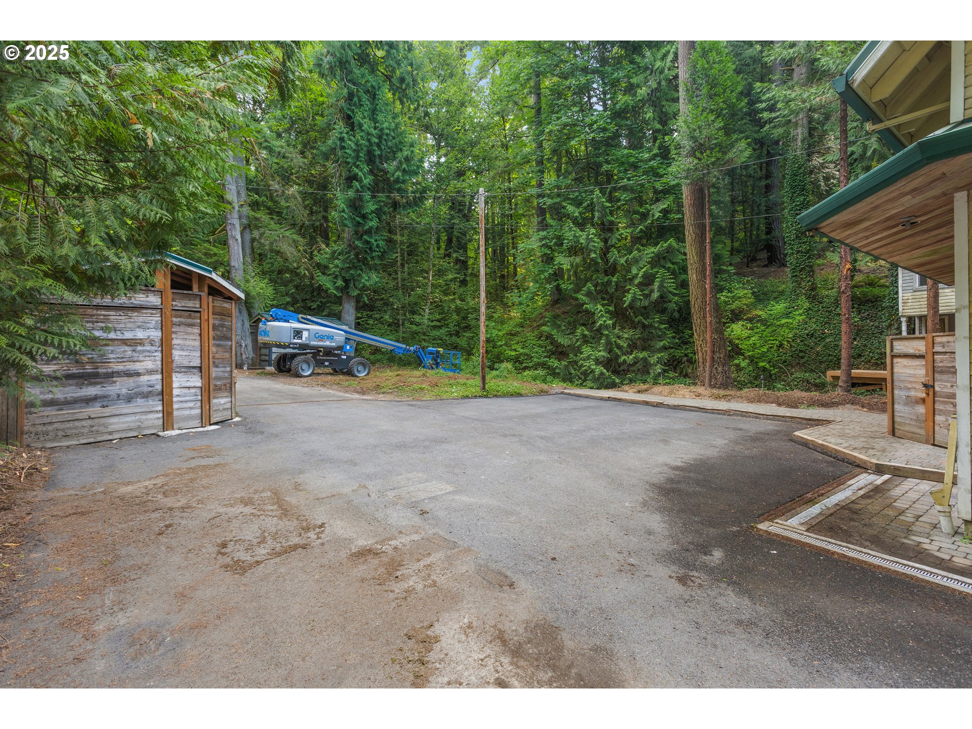 6131 Northwest Thompson Road Portland, OR 97210 - Photo 26 of 48 a view of a out door