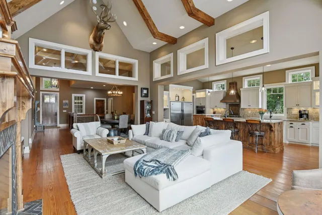 $2,700,000 | 3130 Highland Boulevard, Mound, MN 55364