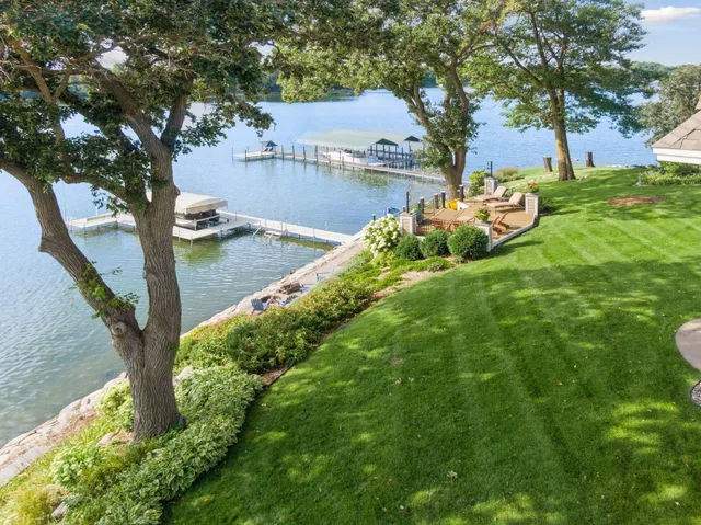 $2,700,000 | 3130 Highland Boulevard, Mound, MN 55364