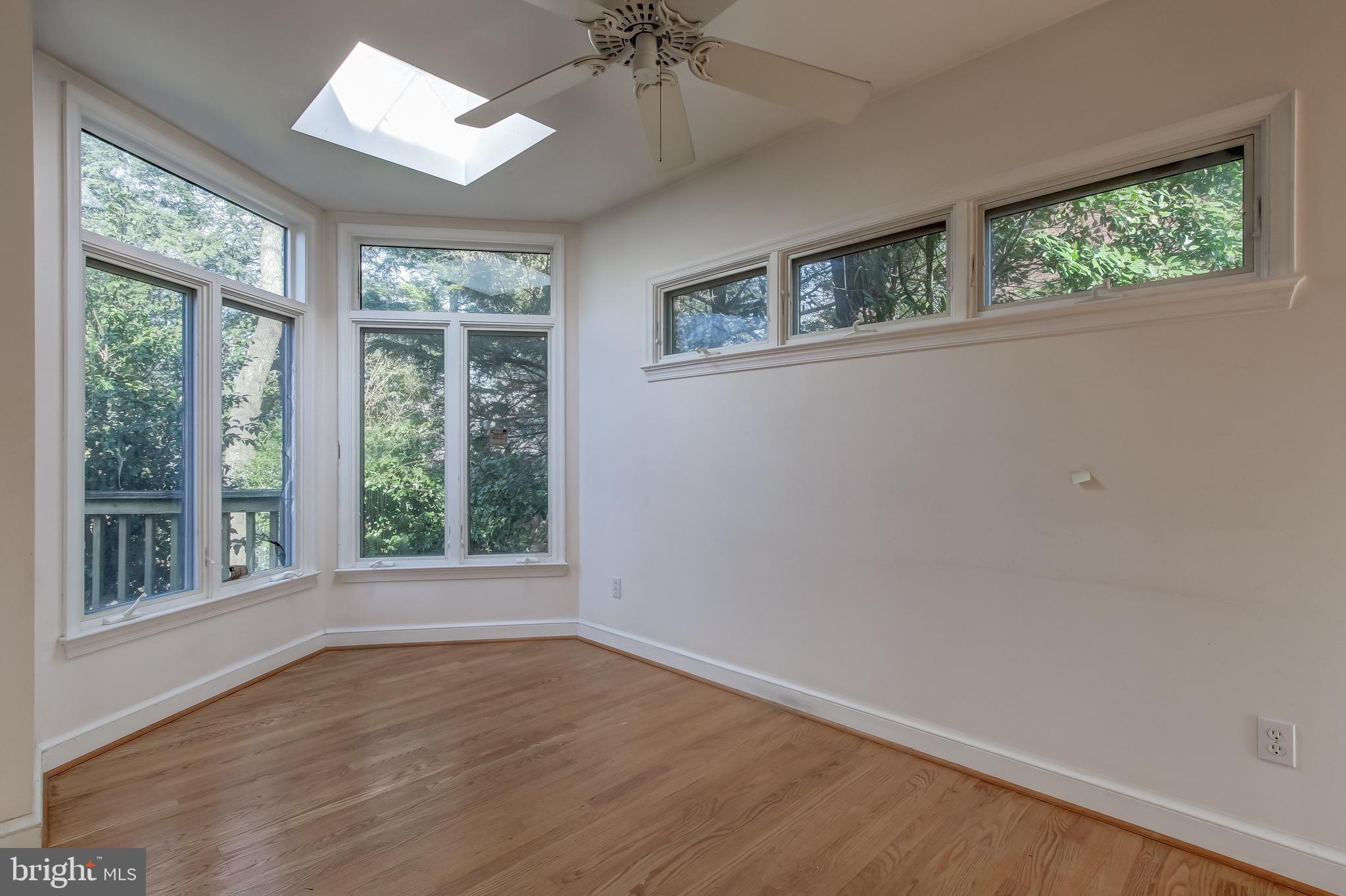 9502 Thornhill Road Silver Spring, MD 20901 - Photo 11 of 42 Dining Room