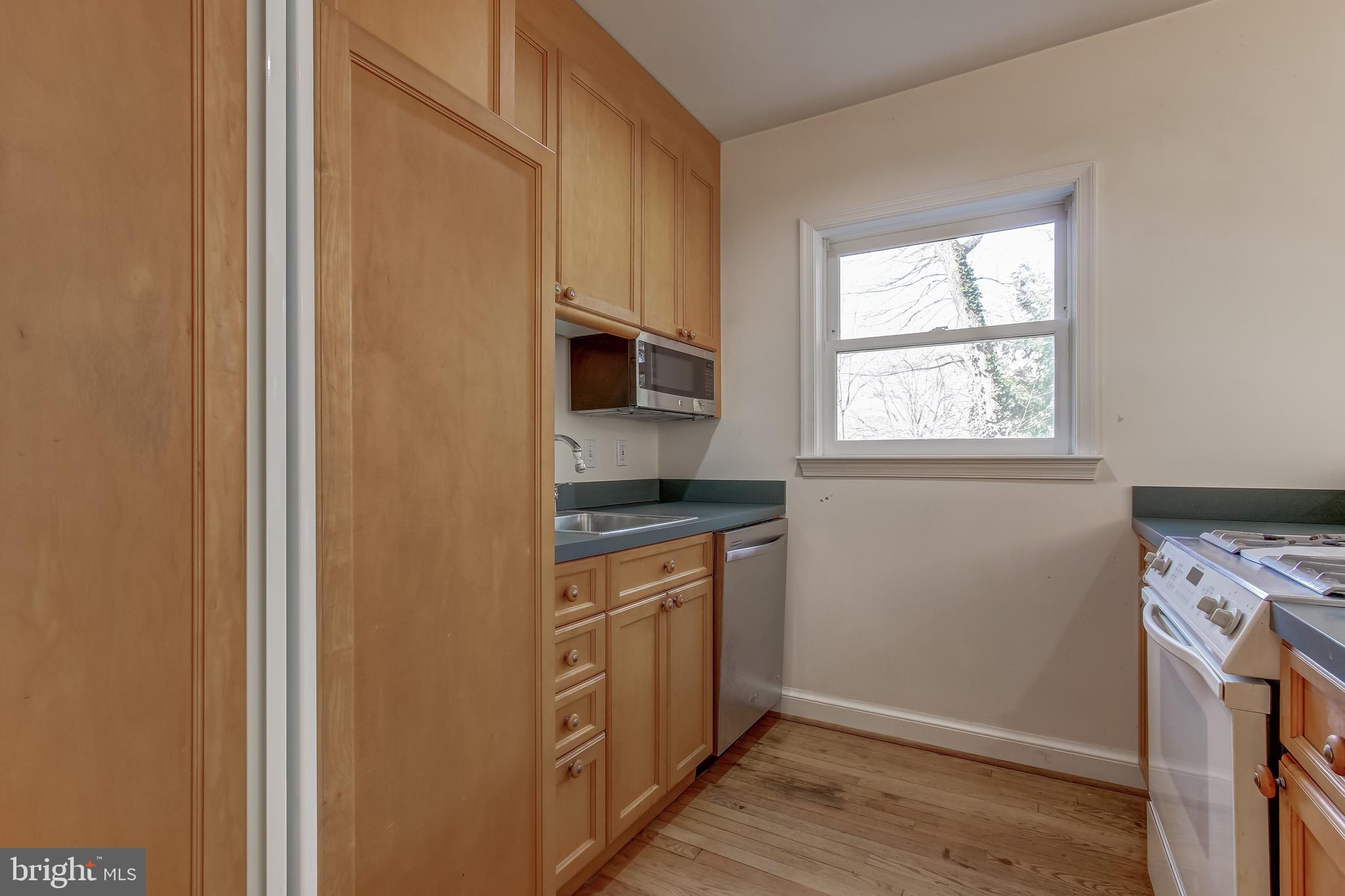 9502 Thornhill Road Silver Spring, MD 20901 - Photo 18 of 42 Kitchen