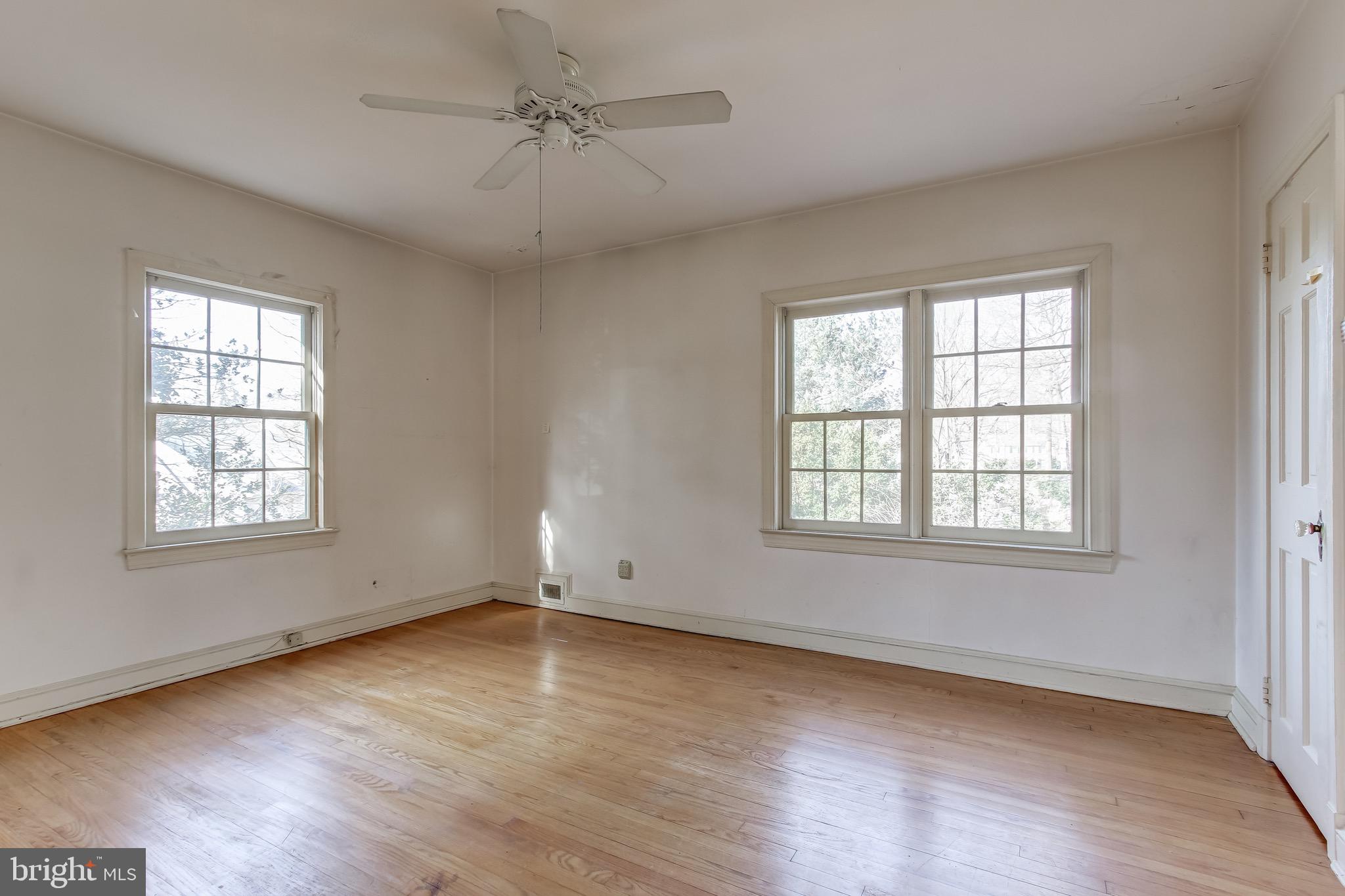 9502 Thornhill Road Silver Spring, MD 20901 - Photo 23 of 42 Bedroom