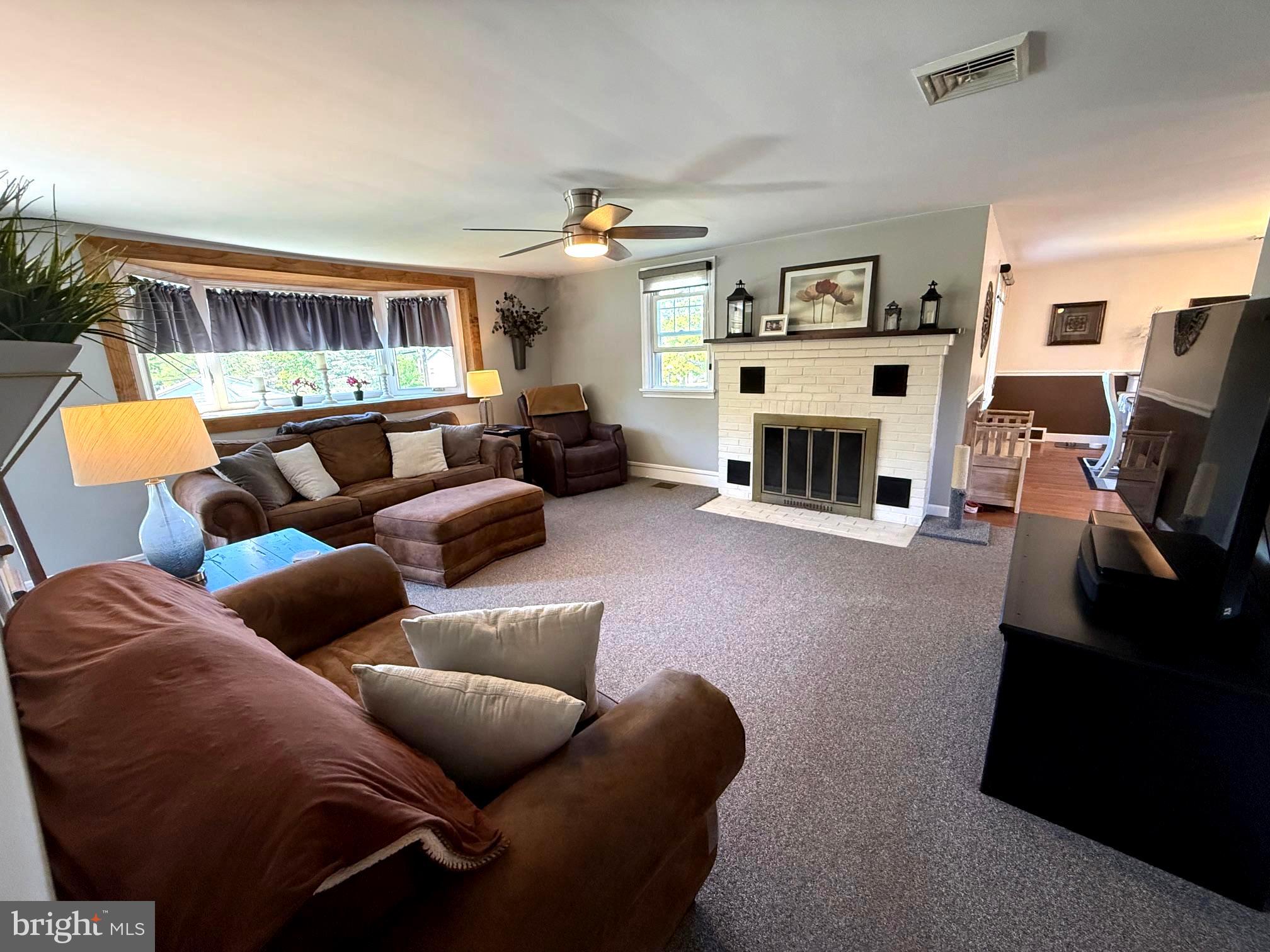1495 Cedar Hill Road Pottstown, PA 19464 - Photo 20 of 37 Living Room