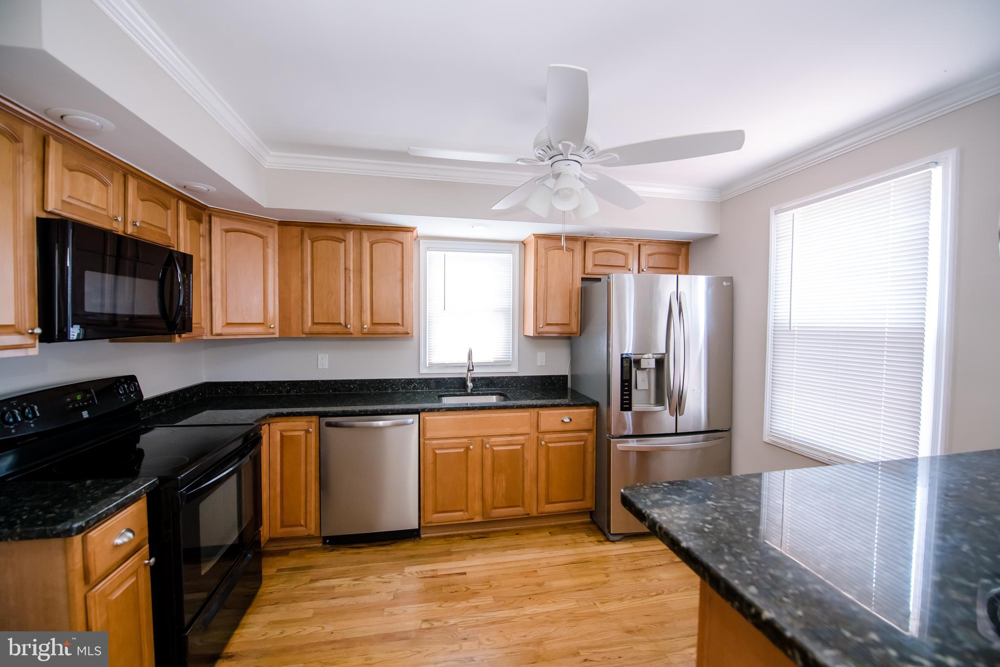 24 Crafton Road Essex, MD 21221 - Photo 11 of 28 Updated kitchen