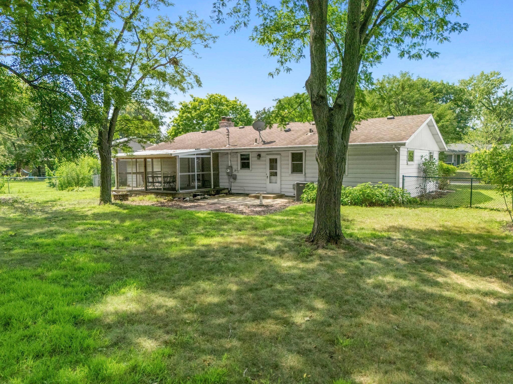 9725 Queen Road Bloomington, MN 55431 - Photo 25 of 27 Gallery Image 25