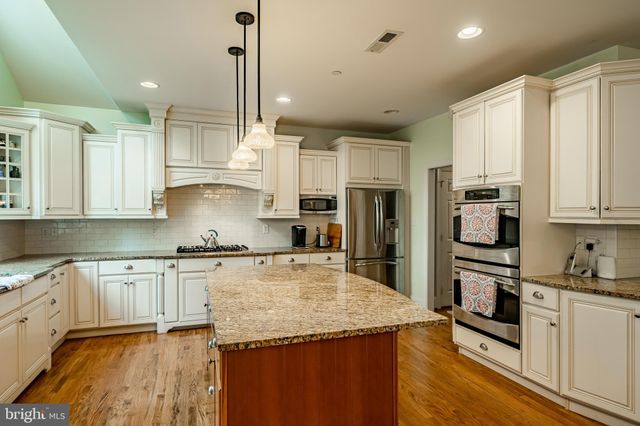 $1,200,000 | 1005 Brick House Farm Lane, Newtown Square, PA 19073