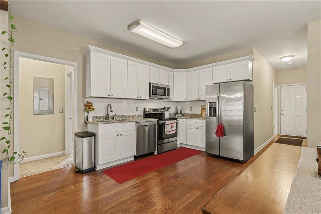 802 Welch Street Southwest Atlanta, GA 30310 - Photo 9 of 25