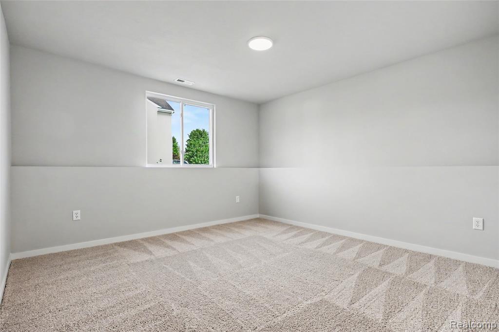 5528 Lahring Road Linden, MI 48451 - Photo 19 of 29