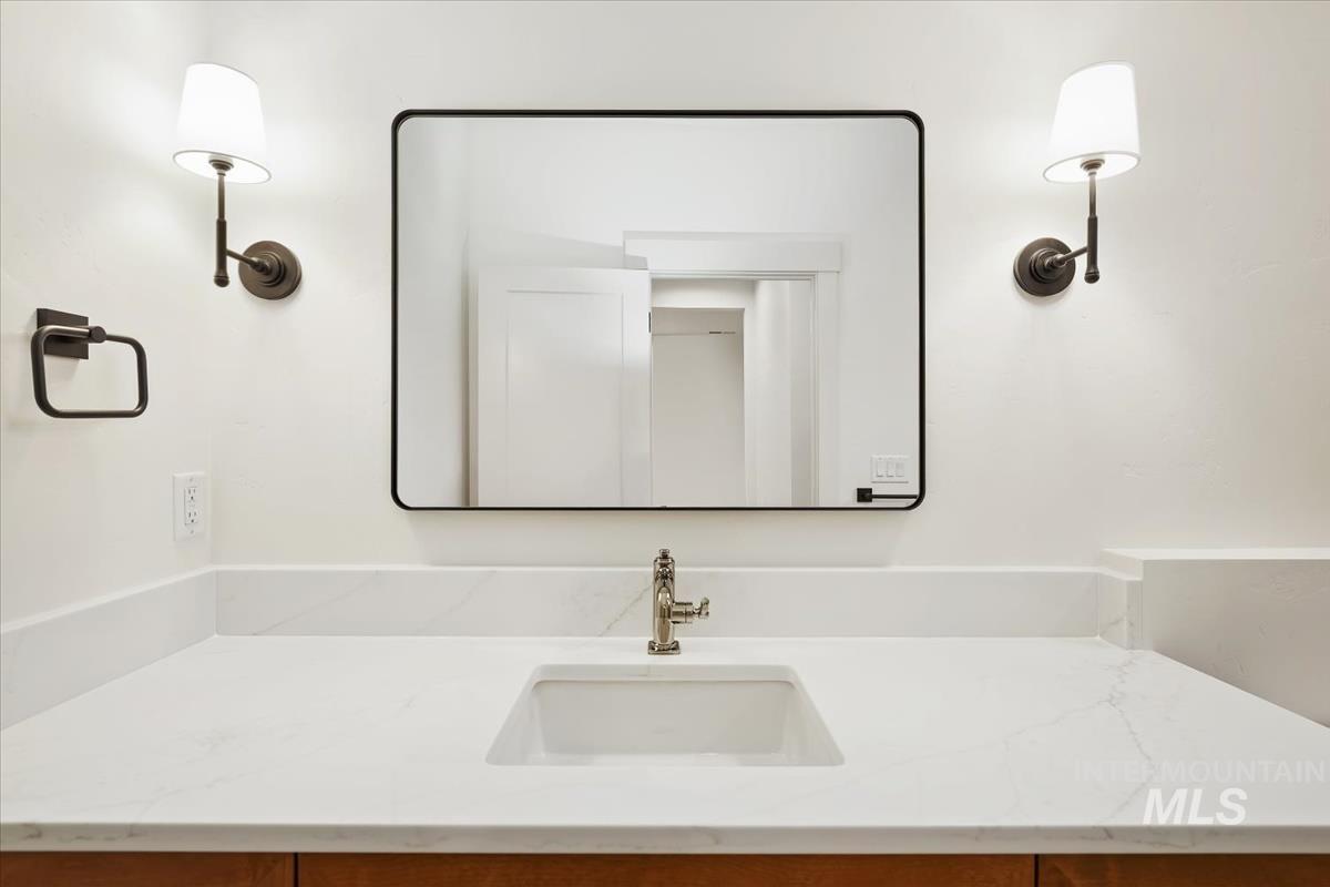 3300 North 39th Street Boise, ID 83703 - Photo 17 of 49 Bathroom with vanity