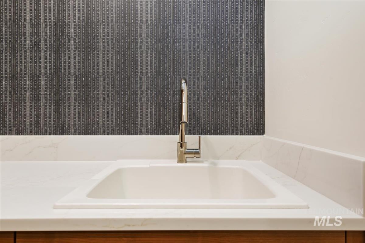 3300 North 39th Street Boise, ID 83703 - Photo 24 of 49 Kitchen view of light stone countertops