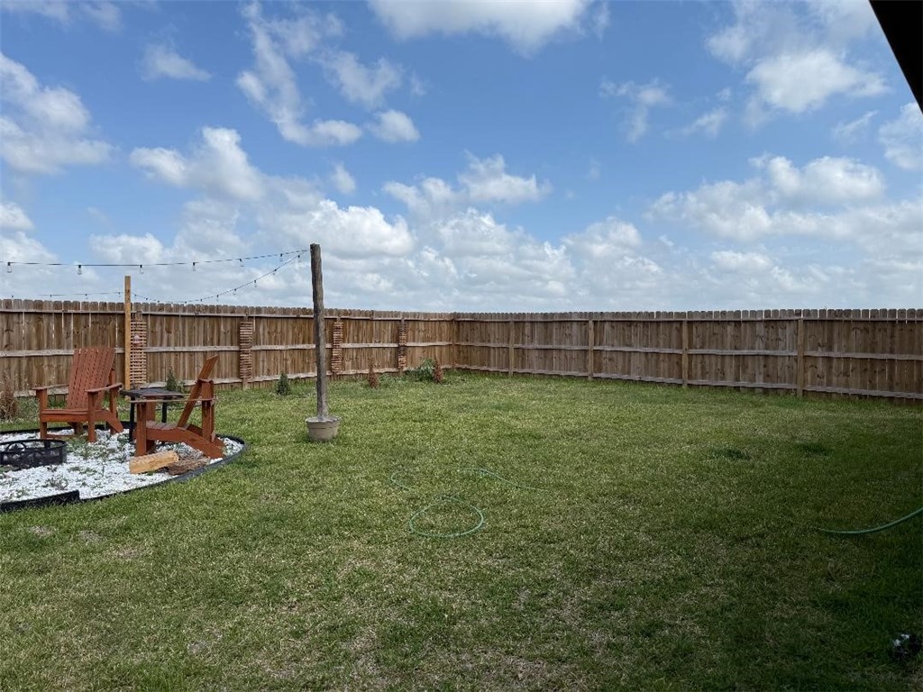 2662 Excelsior Boulevard Corpus Christi, TX 78415 - Photo 35 of 40 a view of a backyard with trampoline