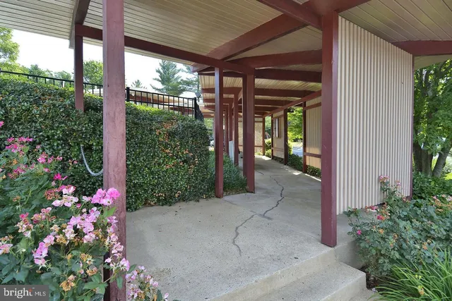 $335,000 | 7505 Democracy Boulevard, Unit A417, Bethesda, MD 20817