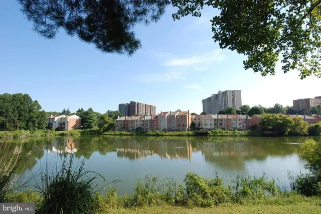 $335,000 | 7505 Democracy Boulevard, Unit A417, Bethesda, MD 20817