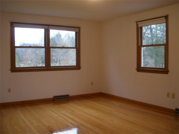 140 Middle Street Amherst, MA 01002 - Photo 17 of 20 Gallery Image 17