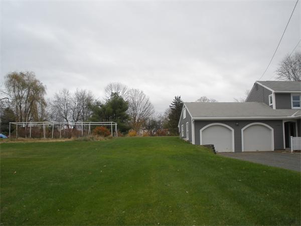 140 Middle Street Amherst, MA 01002 - Photo 2 of 20 Gallery Image 2