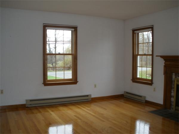 140 Middle Street Amherst, MA 01002 - Photo 5 of 20 Gallery Image 5