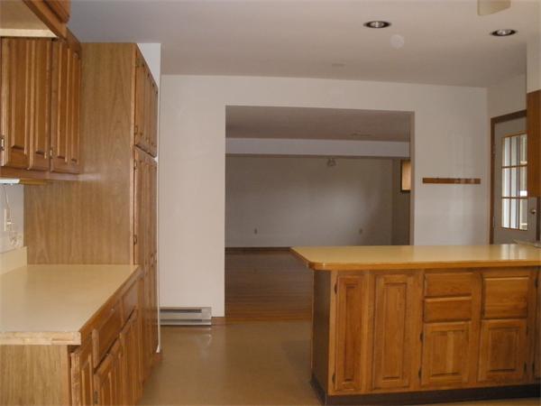 140 Middle Street Amherst, MA 01002 - Photo 8 of 20 Gallery Image 8