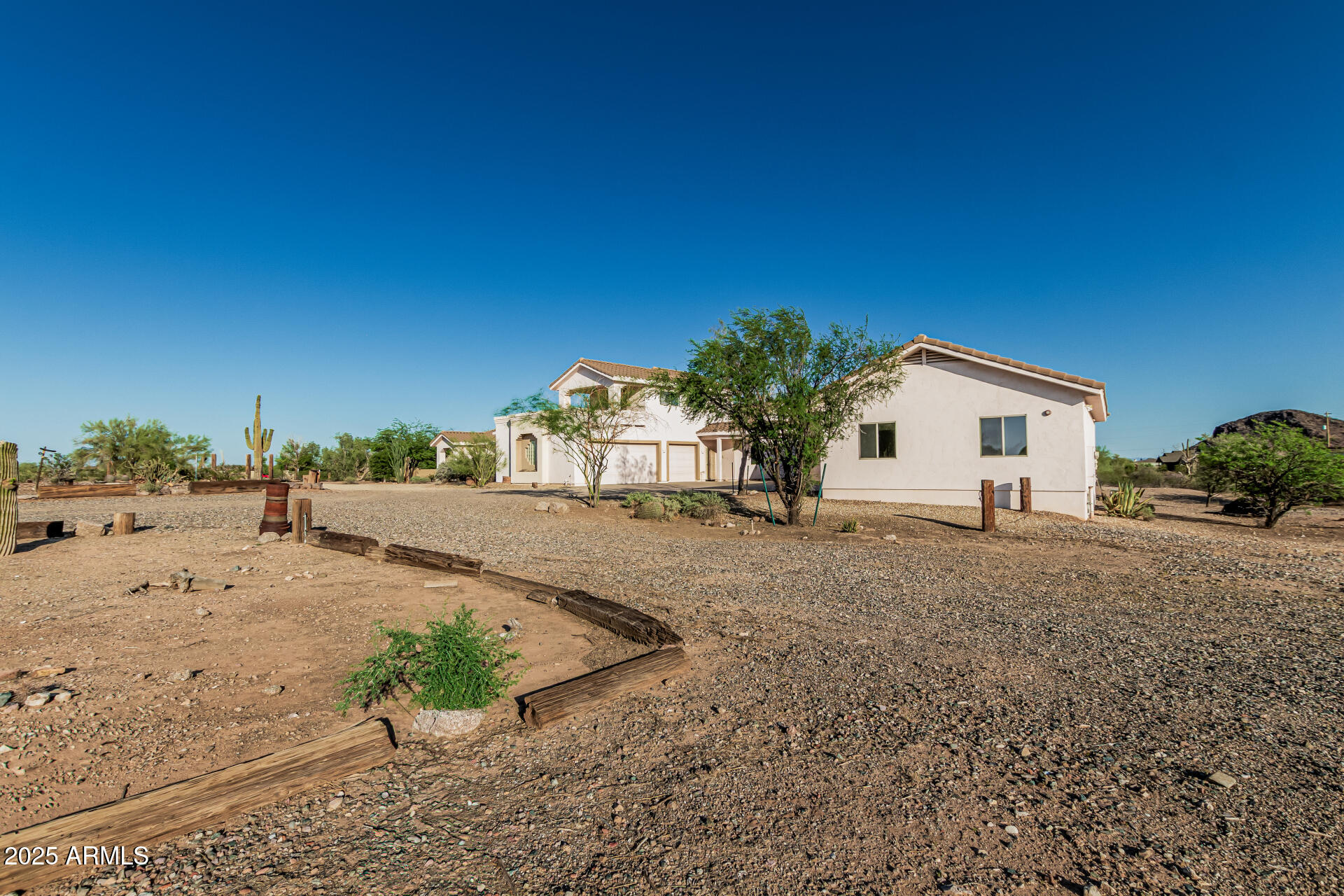 15639 West Peak View Road Surprise, AZ 85387 - Photo 14 of 131 Front Lot Side View