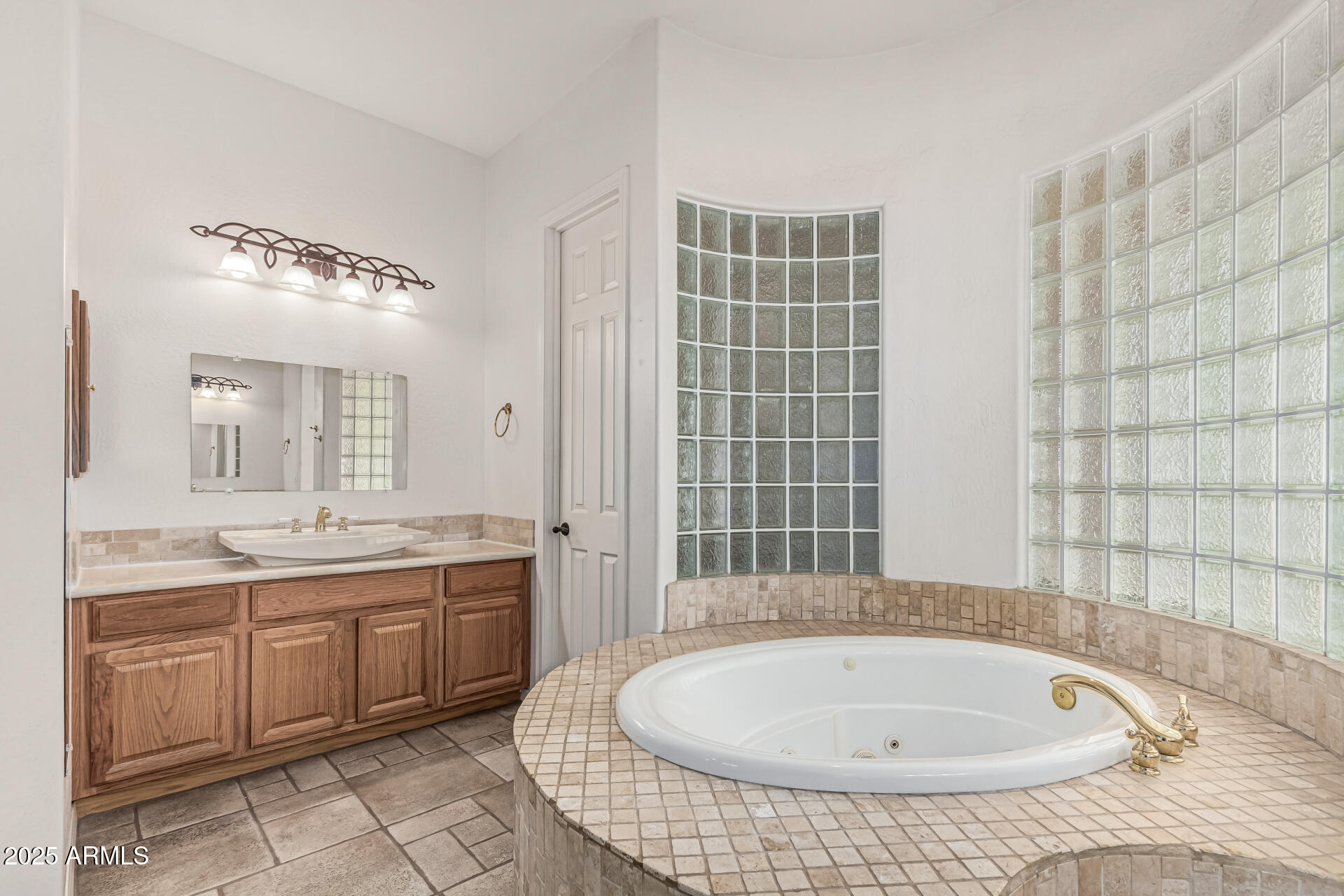 15639 West Peak View Road Surprise, AZ 85387 - Photo 47 of 131 Primary Bath Soaking Tub