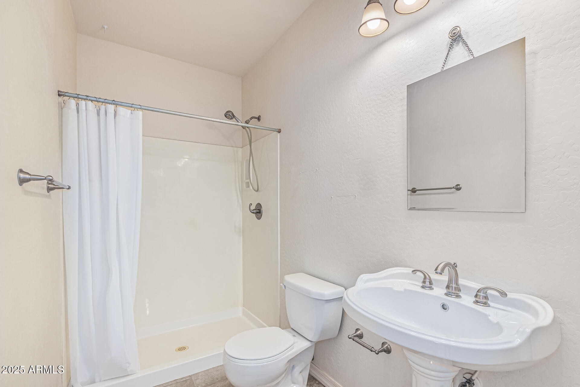 15639 West Peak View Road Surprise, AZ 85387 - Photo 63 of 131 Upstairs Guest Bath