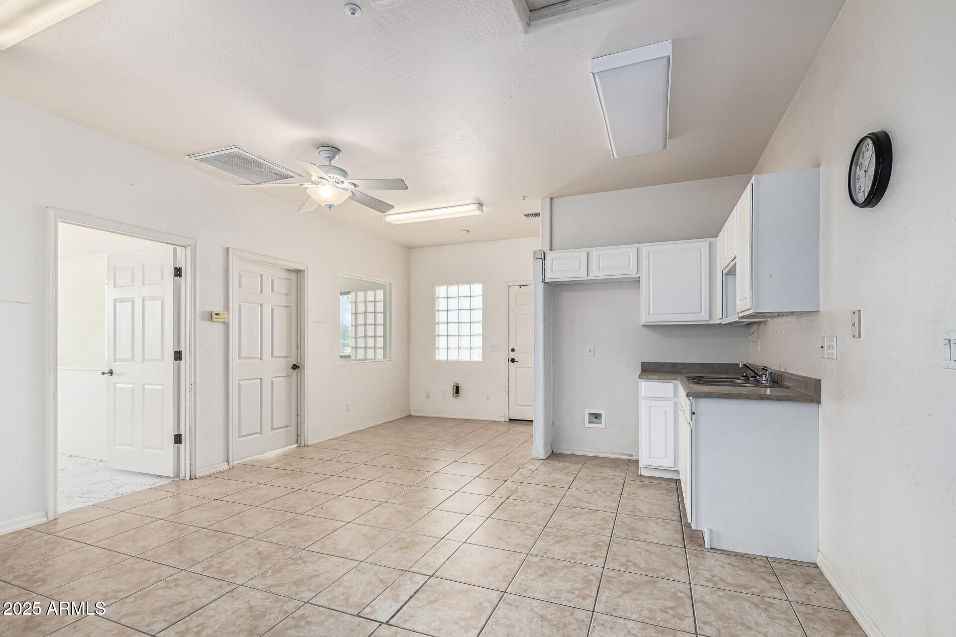 15639 West Peak View Road Surprise, AZ 85387 - Photo 74 of 131 Guest House Kitchen Area