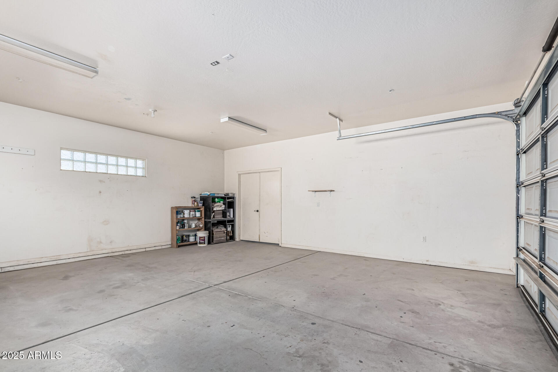 15639 West Peak View Road Surprise, AZ 85387 - Photo 89 of 131 Guest House Double Car garage side