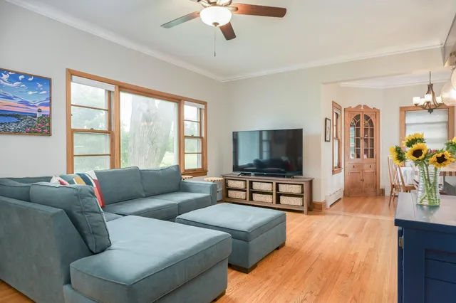 $3,480 | 628 Morgan Avenue South, Minneapolis, MN 55405