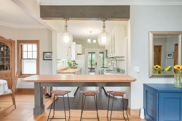 $3,480 | 628 Morgan Avenue South, Minneapolis, MN 55405