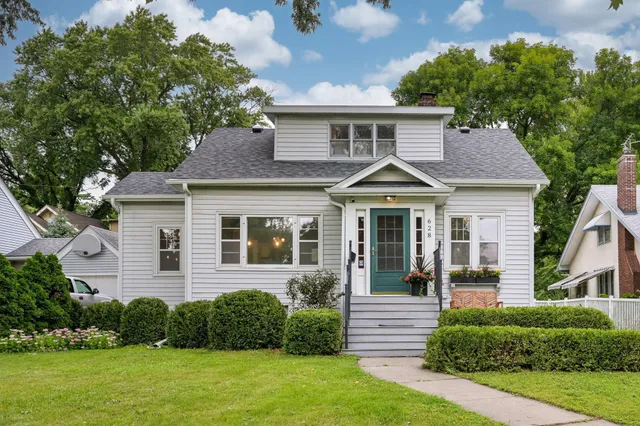 $3,480 | 628 Morgan Avenue South, Minneapolis, MN 55405