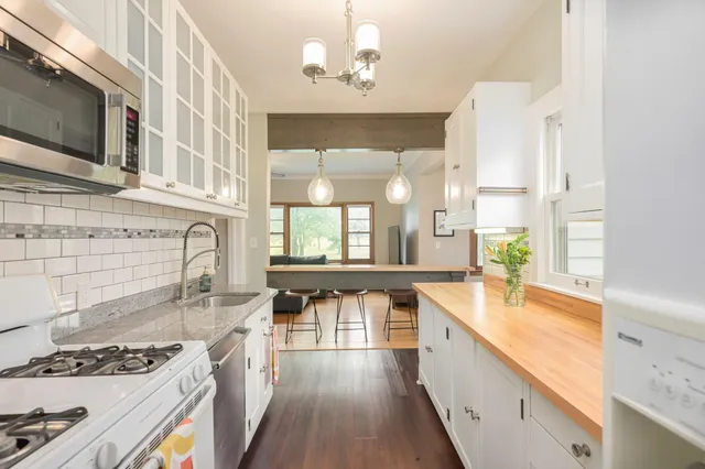 $3,480 | 628 Morgan Avenue South, Minneapolis, MN 55405