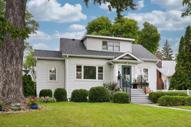 $3,480 | 628 Morgan Avenue South, Minneapolis, MN 55405