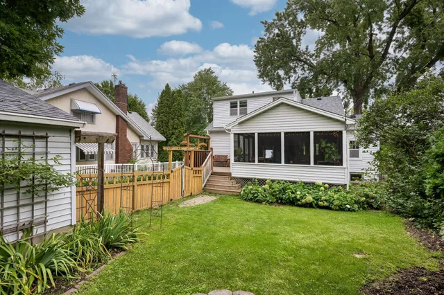 $3,480 | 628 Morgan Avenue South, Minneapolis, MN 55405