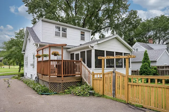 $3,480 | 628 Morgan Avenue South, Minneapolis, MN 55405