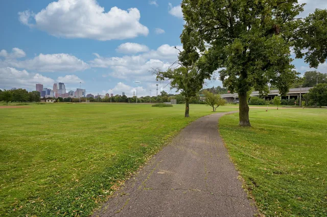 $3,480 | 628 Morgan Avenue South, Minneapolis, MN 55405