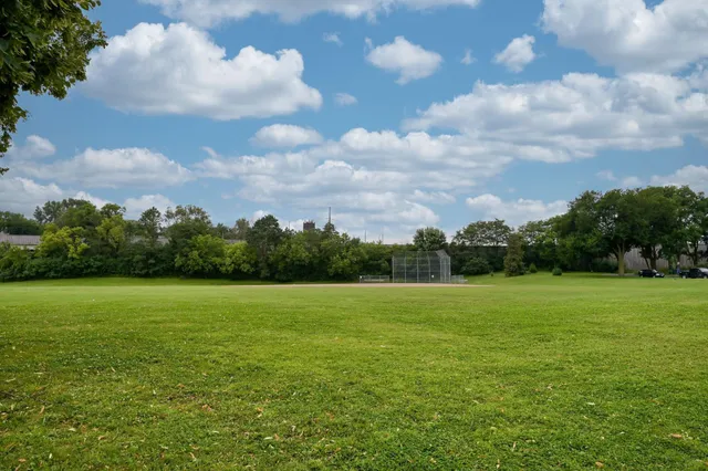 $3,480 | 628 Morgan Avenue South, Minneapolis, MN 55405