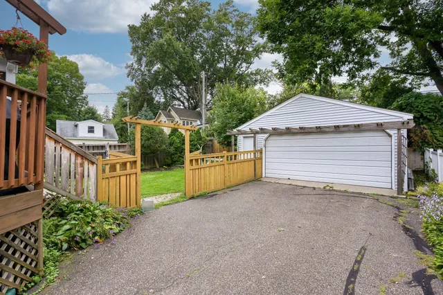 $3,480 | 628 Morgan Avenue South, Minneapolis, MN 55405