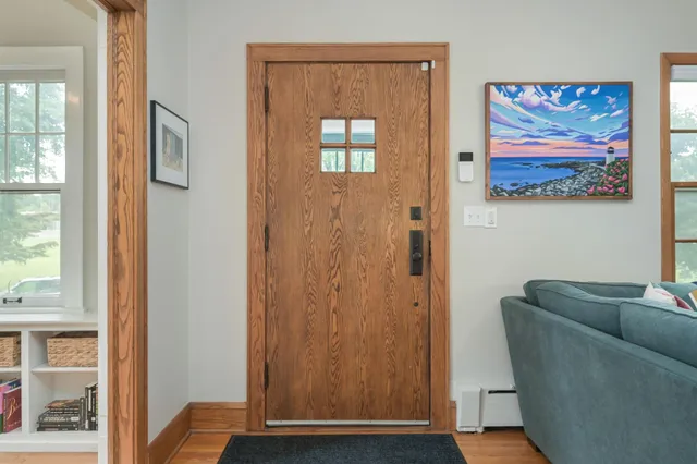 $3,480 | 628 Morgan Avenue South, Minneapolis, MN 55405