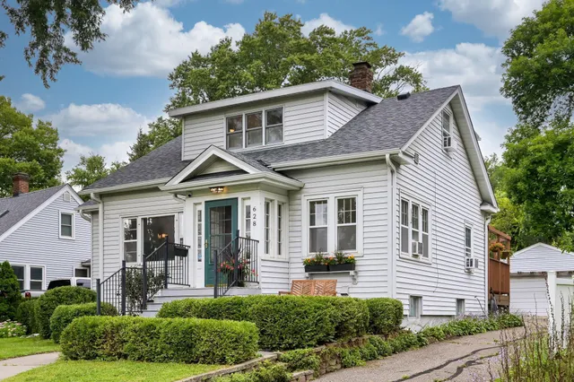 $3,480 | 628 Morgan Avenue South, Minneapolis, MN 55405