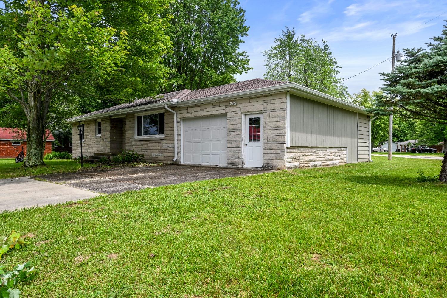 552 South Tanglewood Road Versailles, IN 47042 - Photo 2 of 20 Gallery Image 2