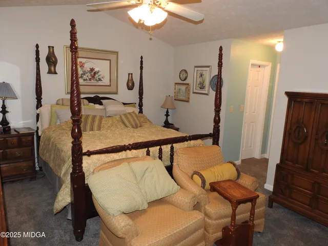 a view of a livingroom with furniture