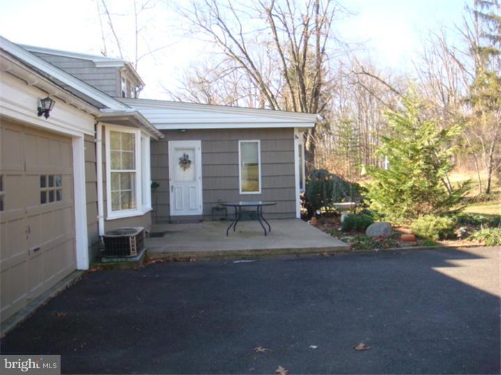 429 Smokepipe Road Souderton, PA 18964 - Photo 18 of 25 Patio