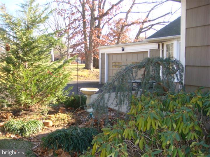 429 Smokepipe Road Souderton, PA 18964 - Photo 21 of 25 Garden