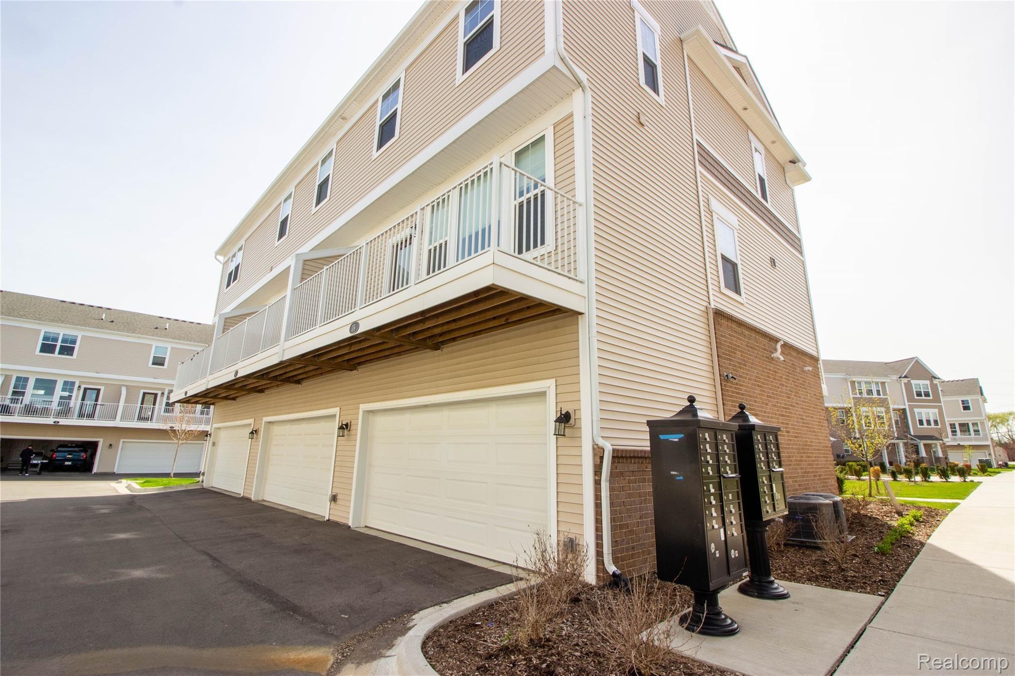 2500 Normandy Road, Unit 39 Royal Oak, MI 48073 - Photo 27 of 27 _MG_2204-HDR.jpg