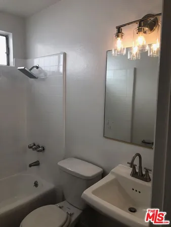 $1,695 | 3961 Moore Street, Unit 5, Los Angeles, CA 90066